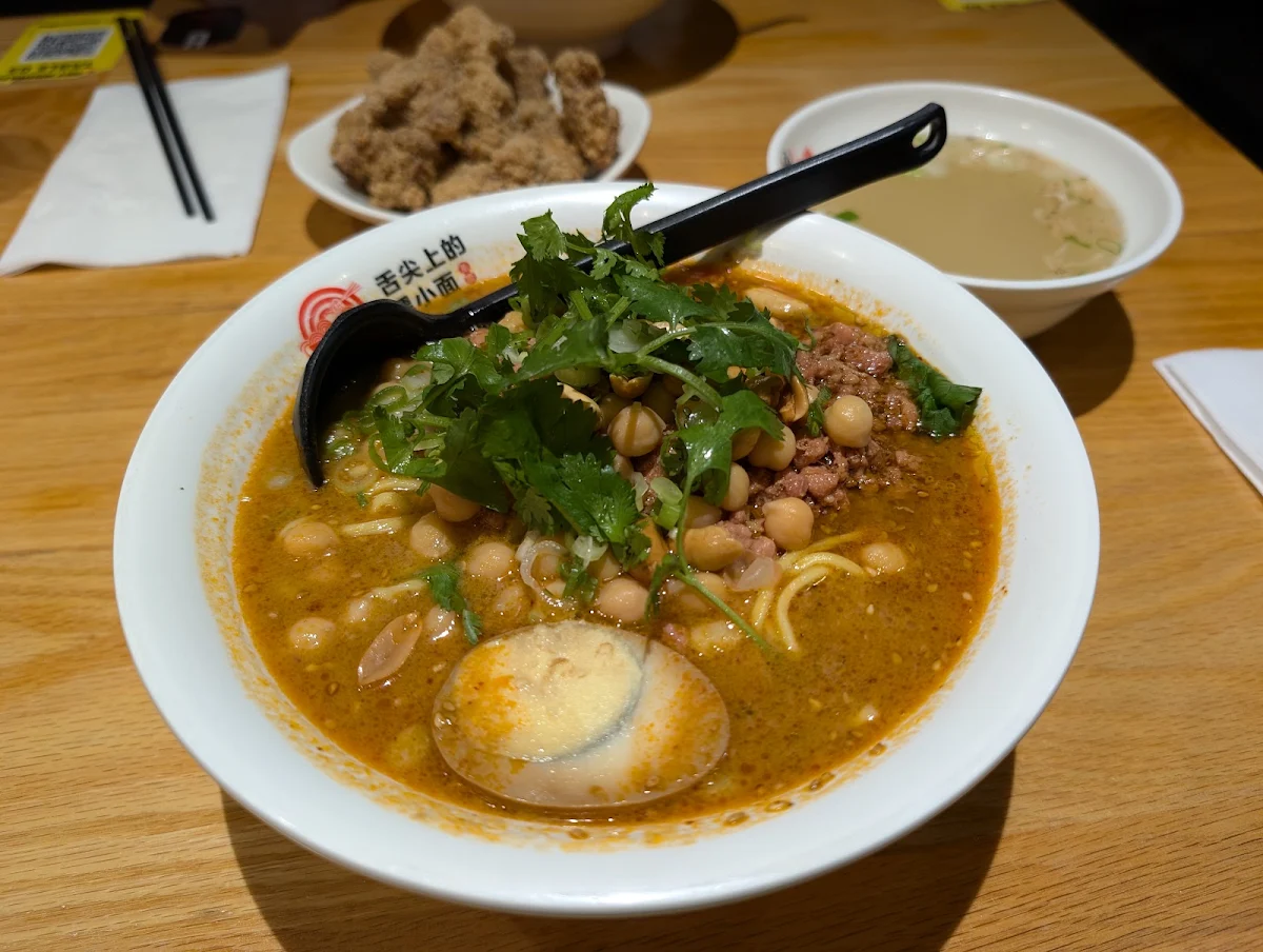 tomato and beef brisket noodle 番茄牛肉面, Hey Noodles (Scarborough)